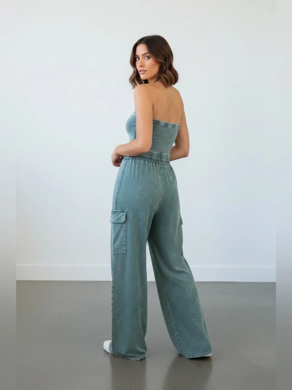 Strapless Wide Leg Jumpsuit in Sage Green
Gorgeous NWT- smoke-free environment. - Picture 3 of 5